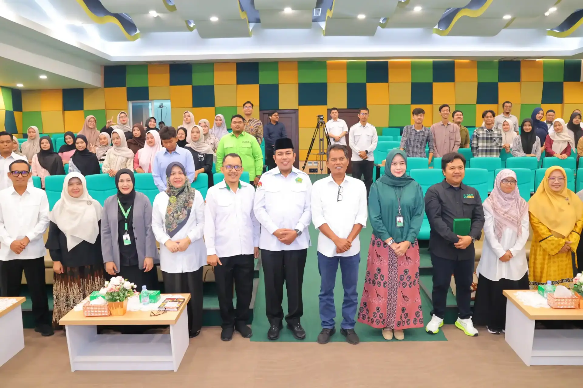 Dekan Fakultas Kehutanan USU Hadiri Kuliah Praktisi Bahas Konservasi Pohon Langka Sumatera Utara